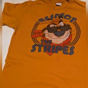 Tony the Tiger Graphic T-Shirt. Size Xl